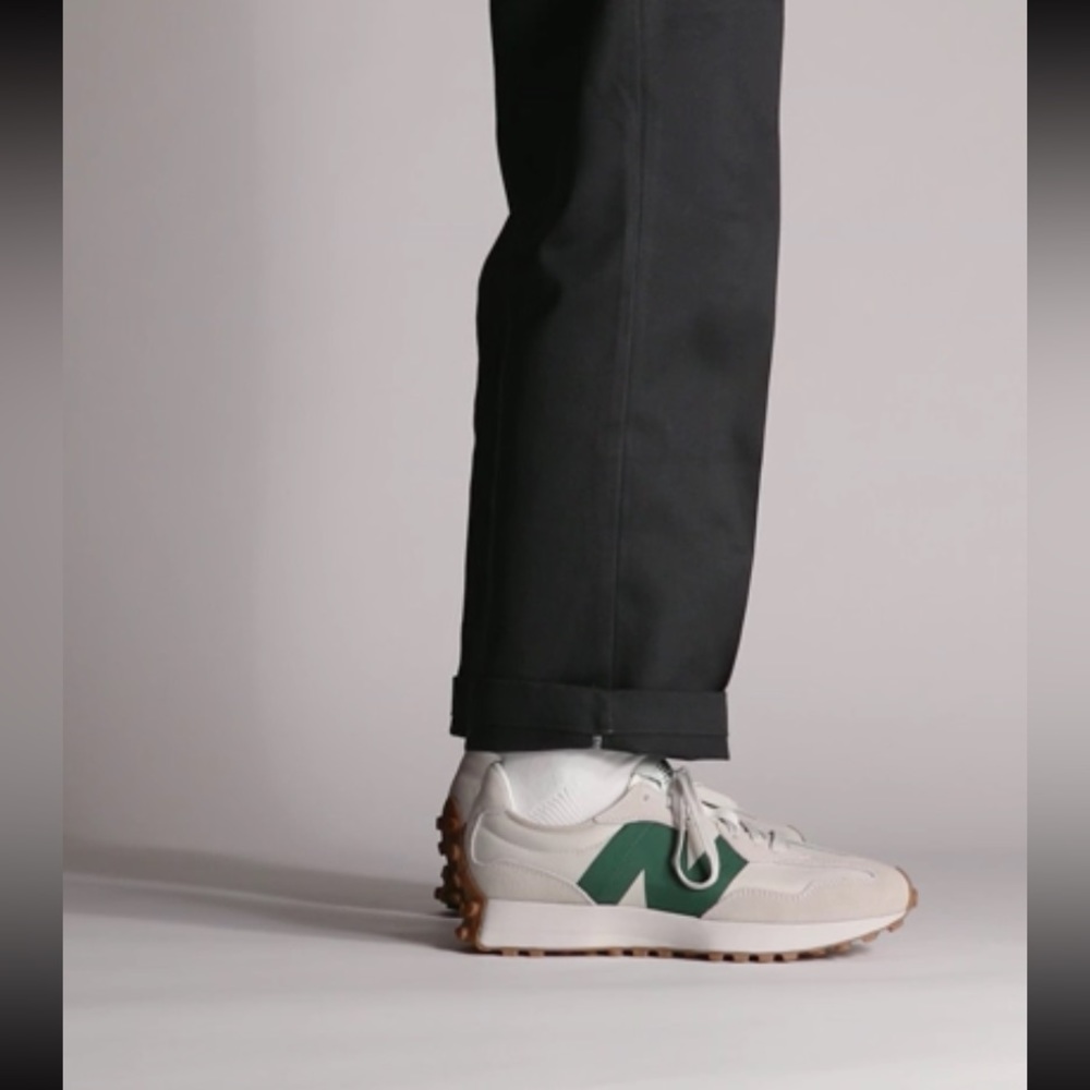 New Balance 327 in Timberwolf/Night watch green size US 5.5